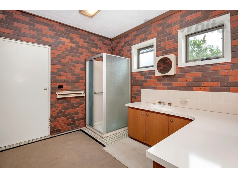 1A Winter Street, Gordon VIC 3345