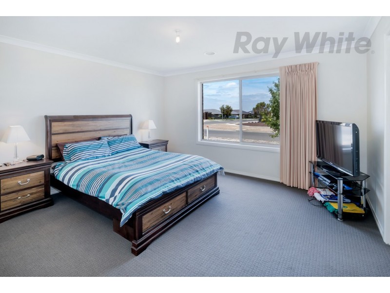 8 Brahman Drive, Delacombe VIC 3356