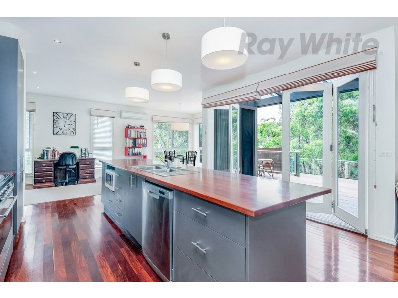 126 Moss Avenue, Mount Helen VIC 3350