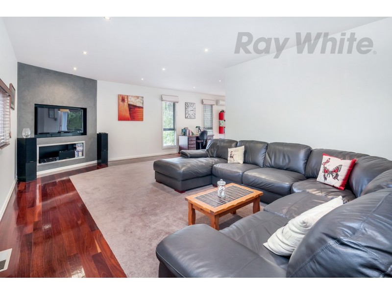 126 Moss Avenue, Mount Helen VIC 3350