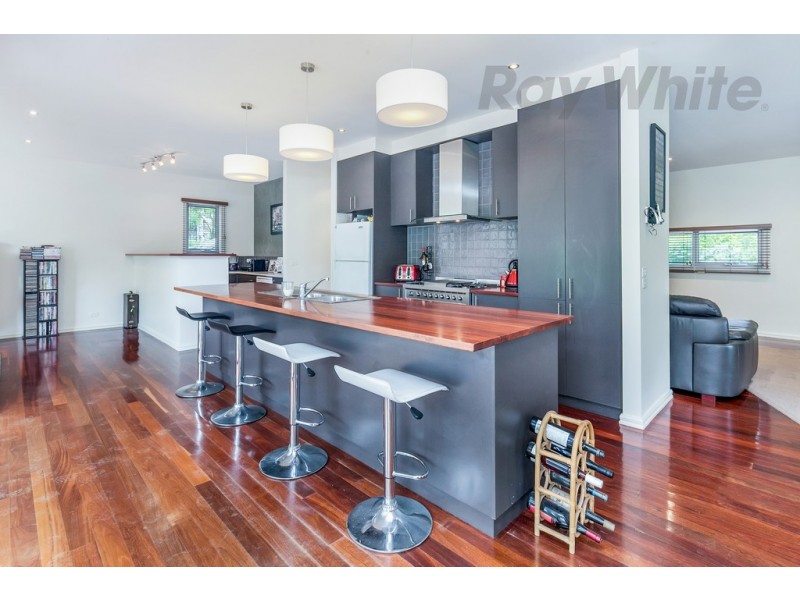 126 Moss Avenue, Mount Helen VIC 3350