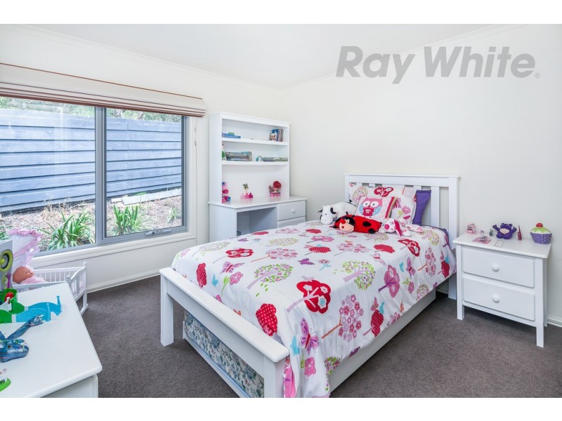 126 Moss Avenue, Mount Helen VIC 3350