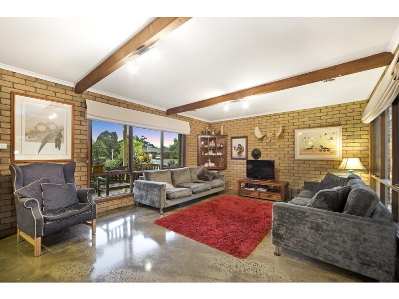 18 Elaine Avenue, Alfredton VIC 3350