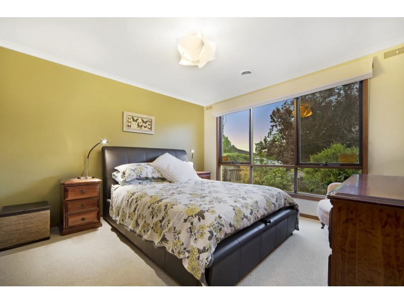 18 Elaine Avenue, Alfredton VIC 3350