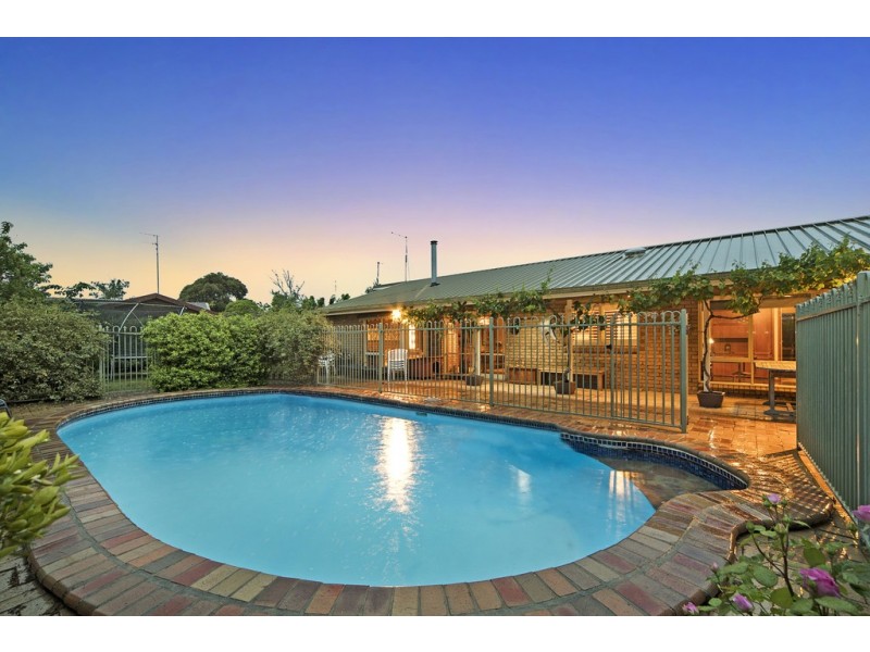 18 Elaine Avenue, Alfredton VIC 3350