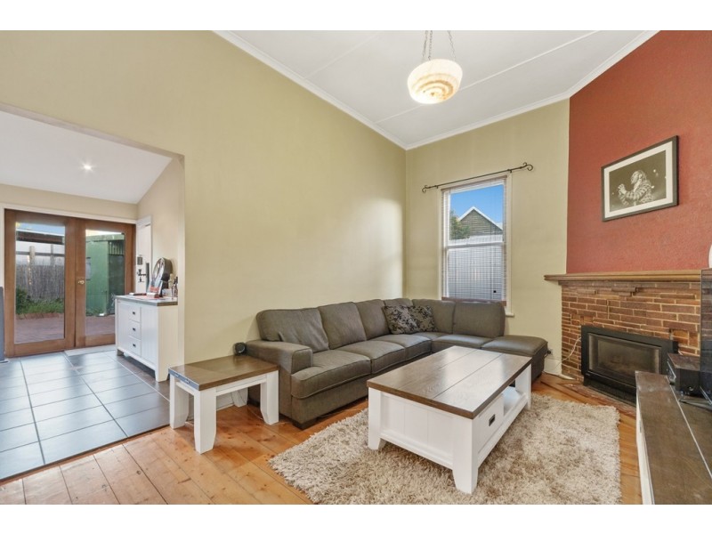 15 Young Street, Golden Point VIC 3350