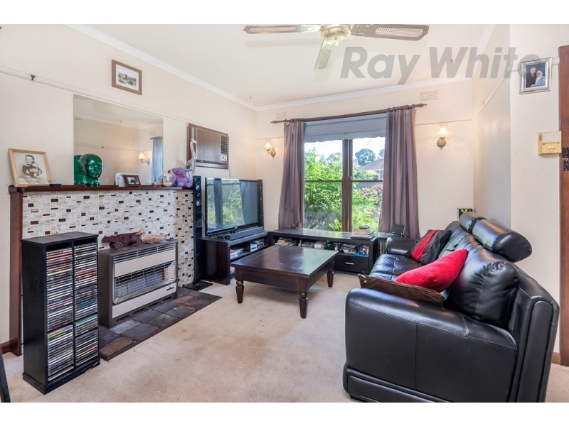 4 Callow Street, Golden Point VIC 3350