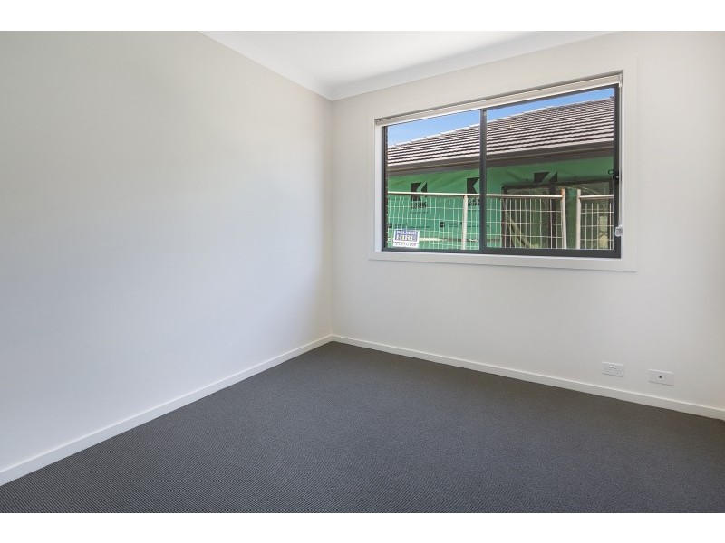 21 Cinnamon Drive, Lake Gardens VIC 3355