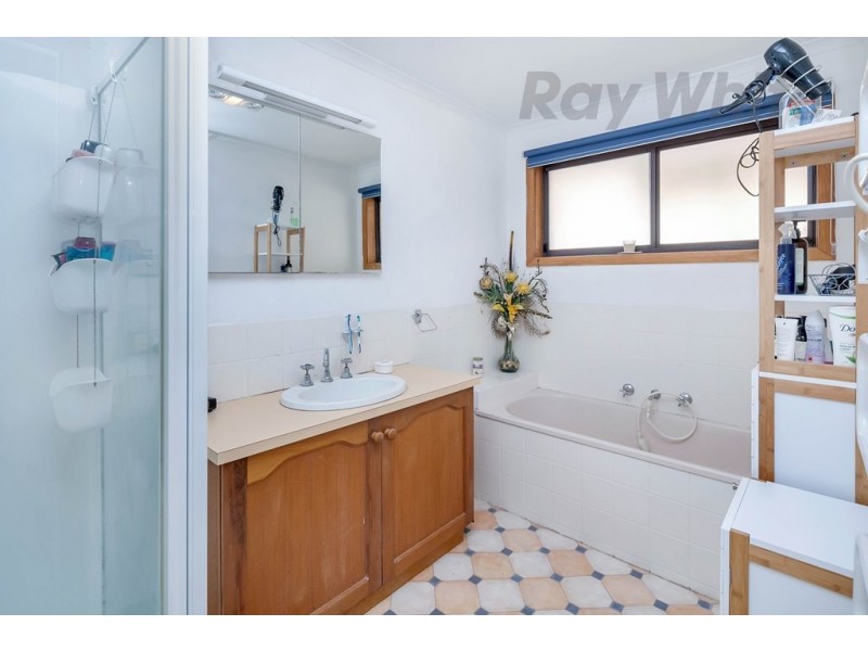 27 Albion Street, Sebastopol VIC 3356