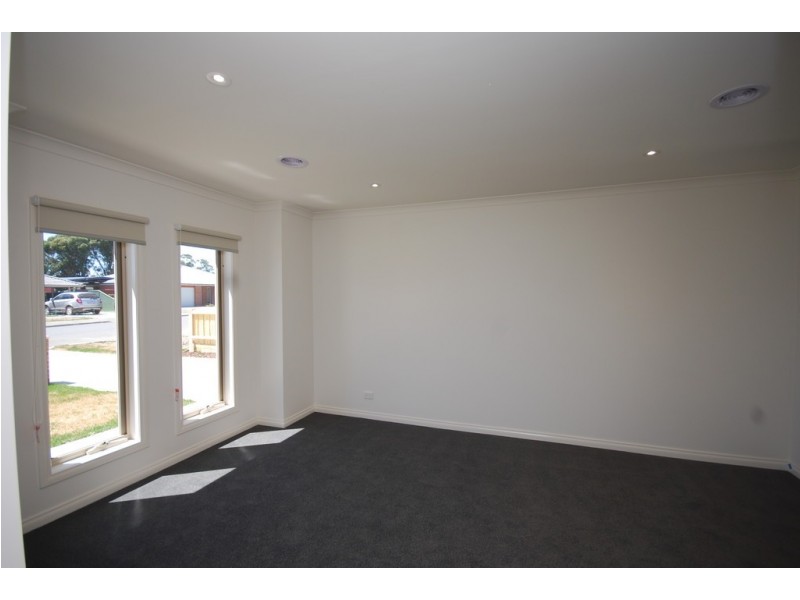 1-4/24 Olympic Avenue, Mount Clear VIC 3350