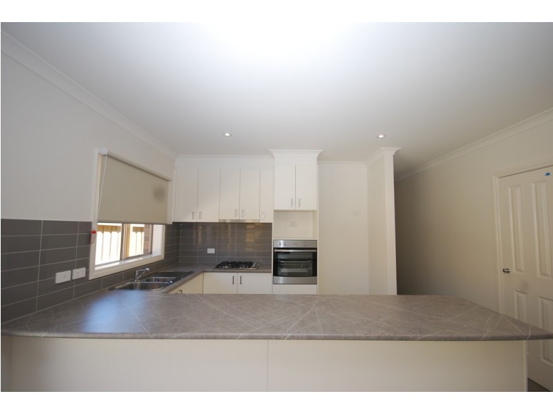 1-4/24 Olympic Avenue, Mount Clear VIC 3350
