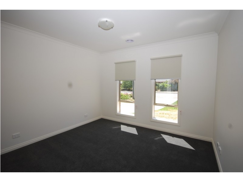 1-4/24 Olympic Avenue, Mount Clear VIC 3350