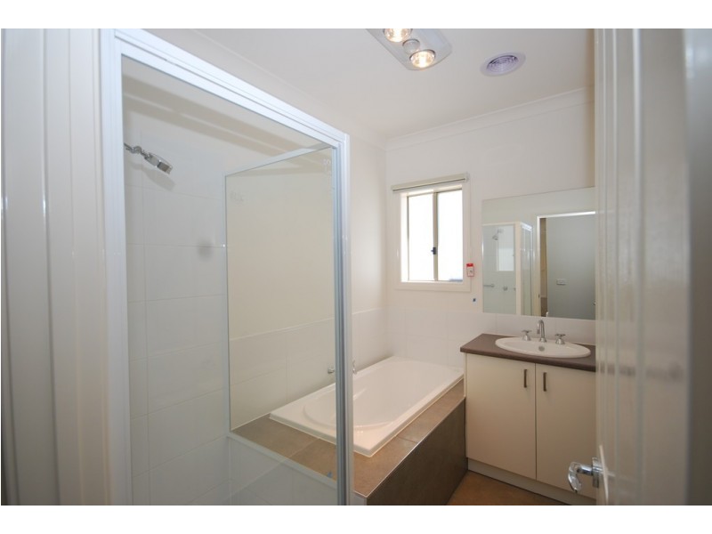 1-4/24 Olympic Avenue, Mount Clear VIC 3350