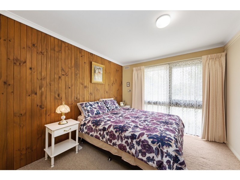 219 Shire Avenue, Mount Helen VIC 3350