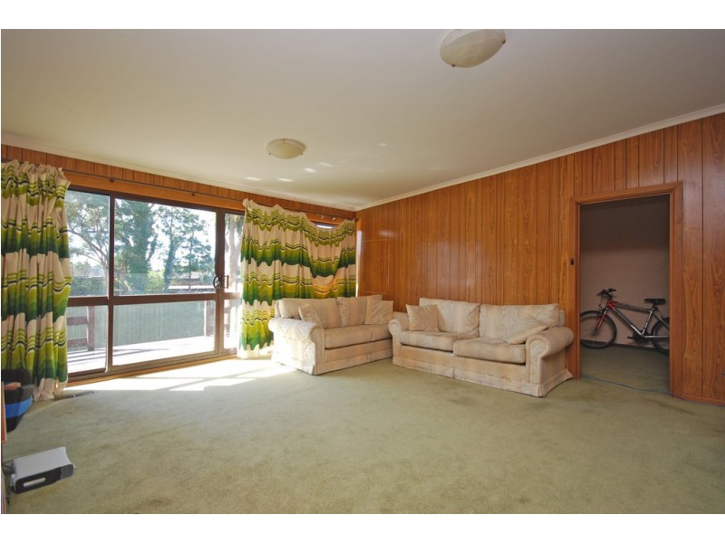 104 Lylia Avenue, Mount Clear VIC 3350