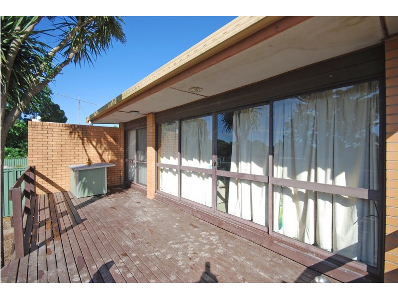 104 Lylia Avenue, Mount Clear VIC 3350