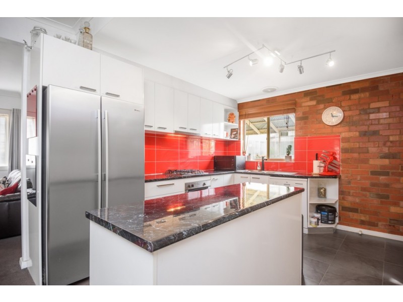 8 Brinkley Avenue, Wendouree VIC 3355