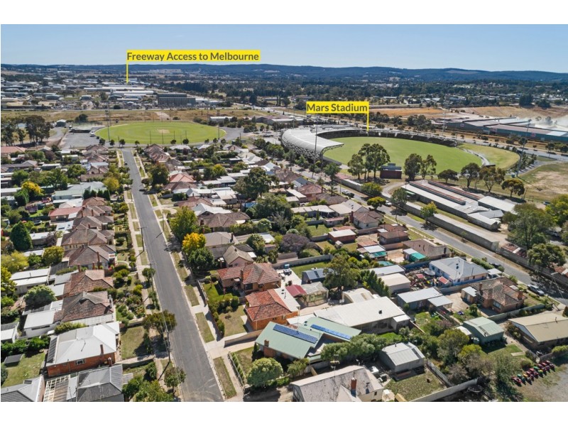 8 Brinkley Avenue, Wendouree VIC 3355