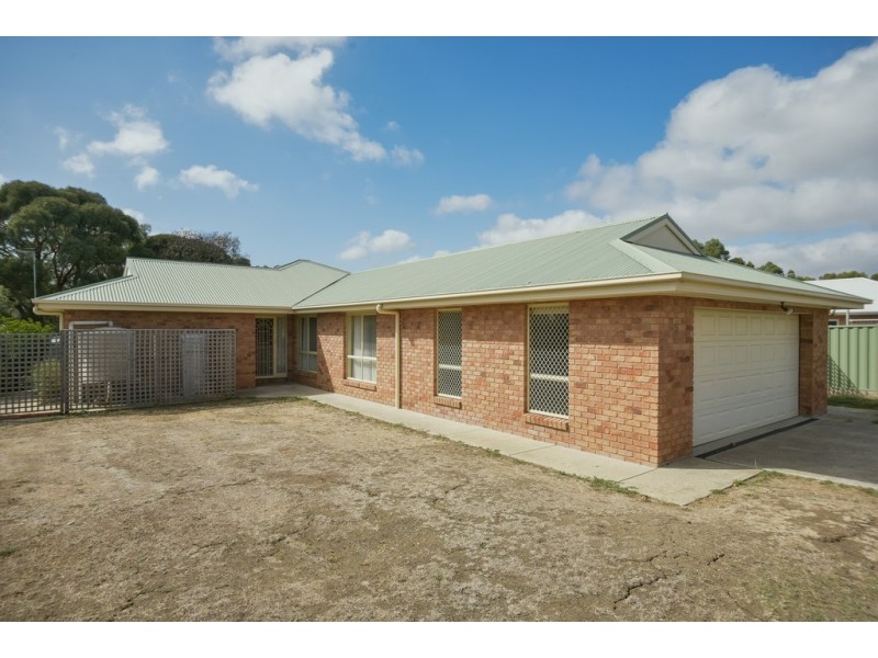 5 Mountview Drive, Sebastopol VIC 3356