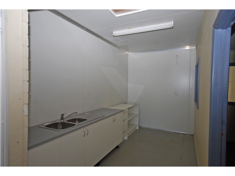 2/1101b Latrobe Street, Delacombe VIC 3356