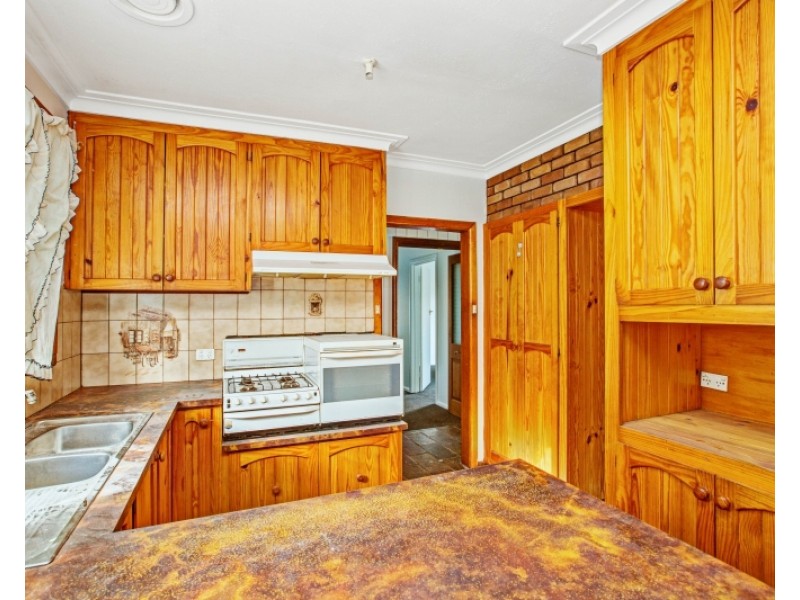 61 Whitelaw Avenue, Delacombe VIC 3356