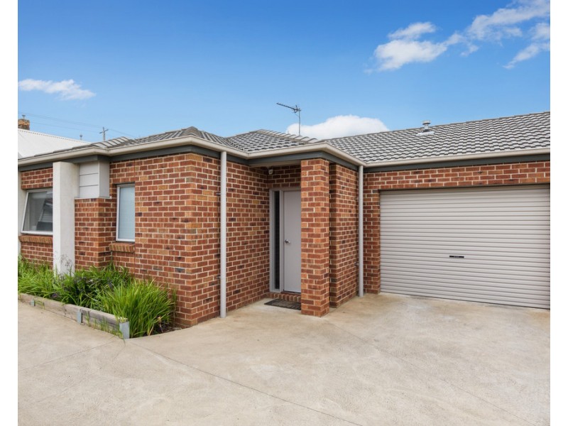2/111 Leith Street, Redan VIC 3350
