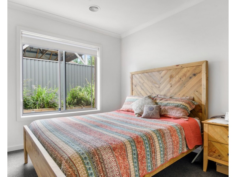 2/111 Leith Street, Redan VIC 3350