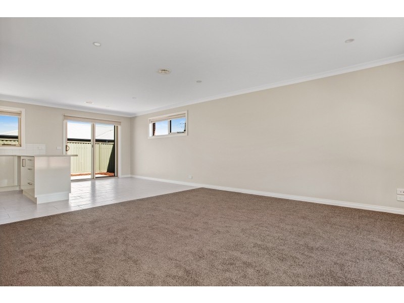 16 Darling Street, Sebastopol VIC 3356