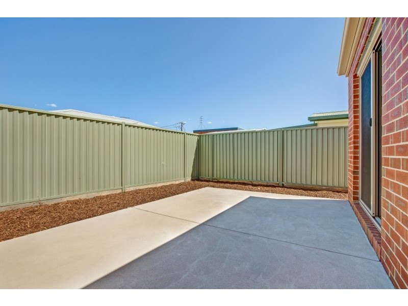 16 Darling Street, Sebastopol VIC 3356