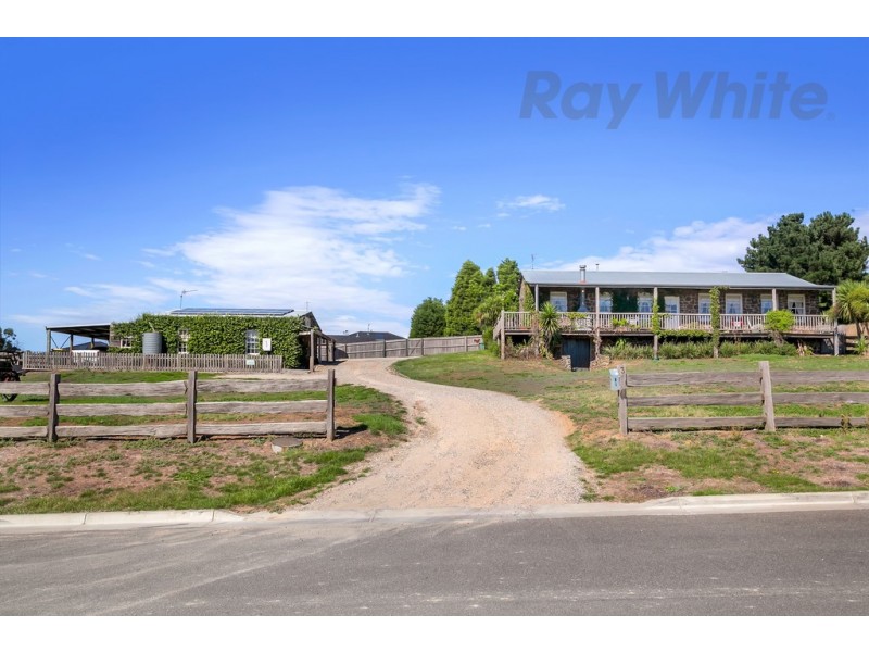 1-3 Stanbury Avenue, Canadian VIC 3350