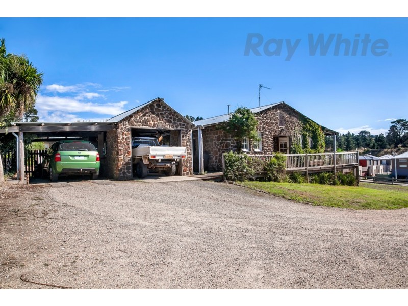 1-3 Stanbury Avenue, Canadian VIC 3350