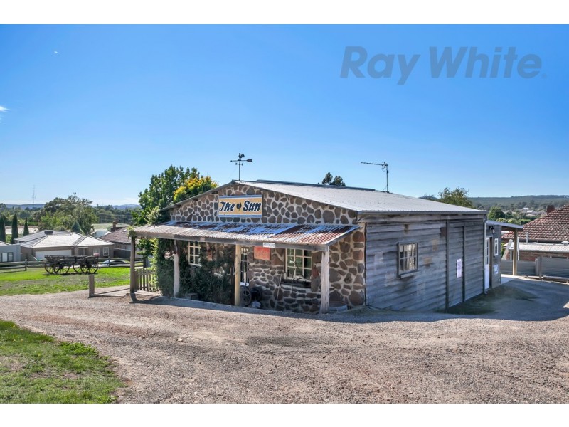 1-3 Stanbury Avenue, Canadian VIC 3350