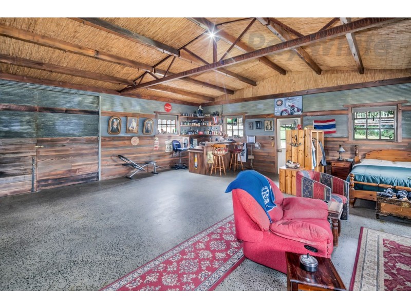 1-3 Stanbury Avenue, Canadian VIC 3350