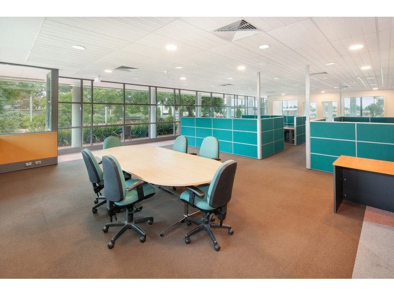 2/7 Learmonth Road, Wendouree VIC 3355
