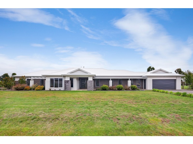 73 Ibis Gardens Court, Cardigan VIC 3352