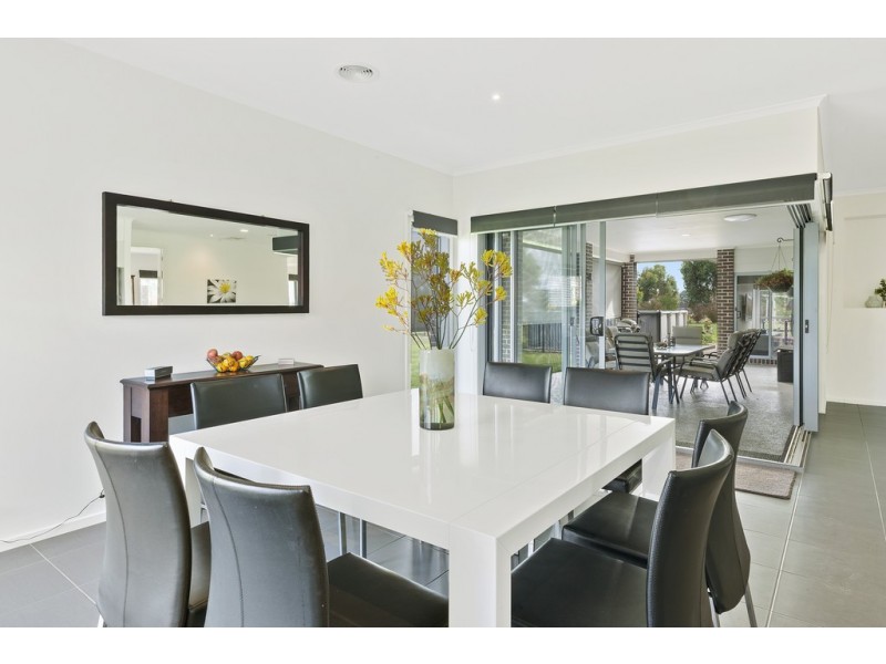 73 Ibis Gardens Court, Cardigan VIC 3352