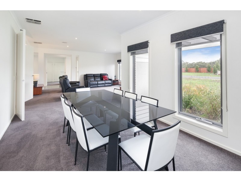 73 Ibis Gardens Court, Cardigan VIC 3352