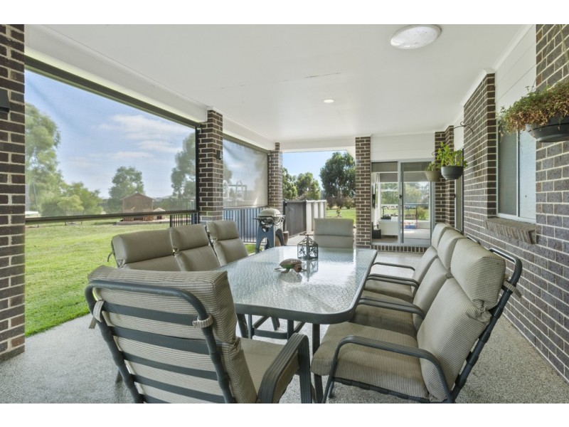 73 Ibis Gardens Court, Cardigan VIC 3352