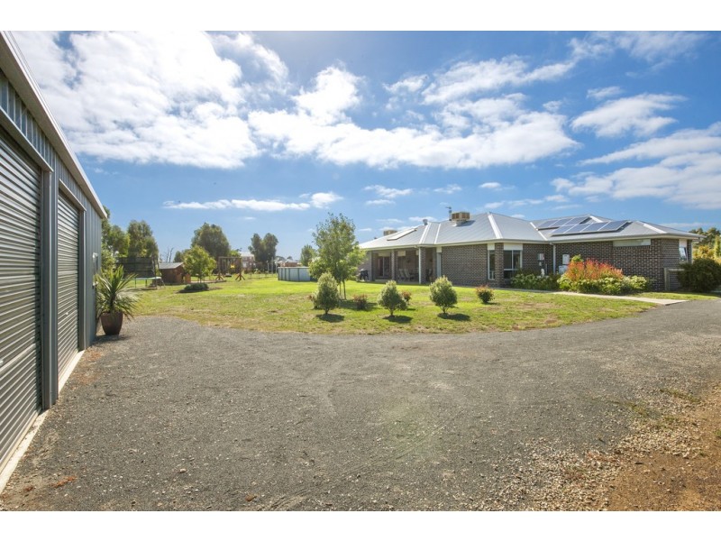 73 Ibis Gardens Court, Cardigan VIC 3352