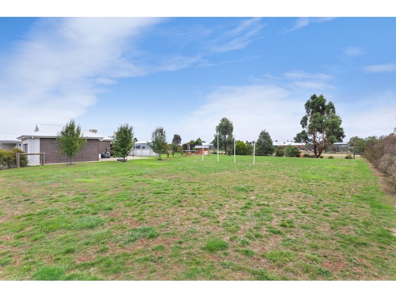 73 Ibis Gardens Court, Cardigan VIC 3352