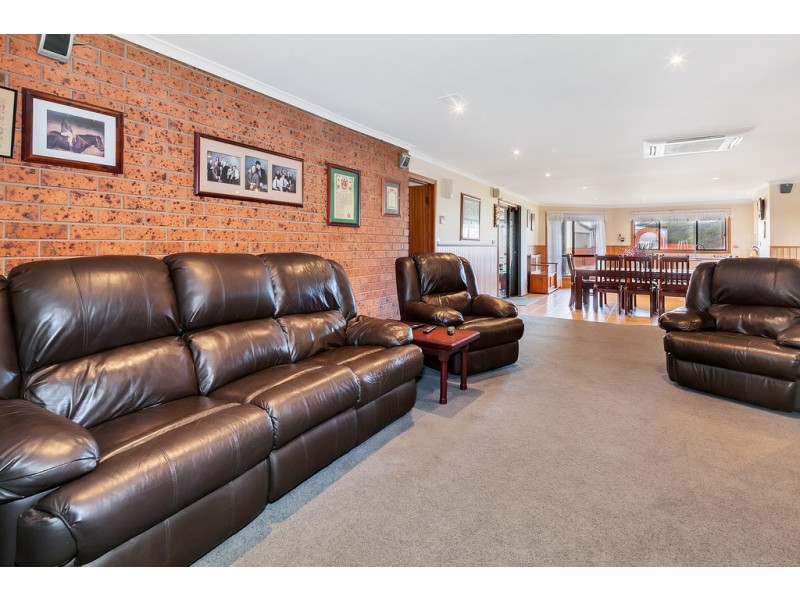 190 Black Swamp Road, Bungaree VIC 3352