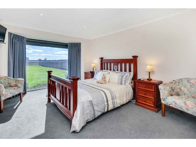 190 Black Swamp Road, Bungaree VIC 3352