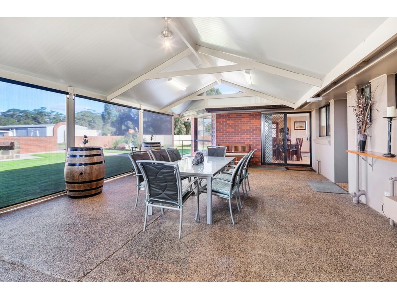 190 Black Swamp Road, Bungaree VIC 3352