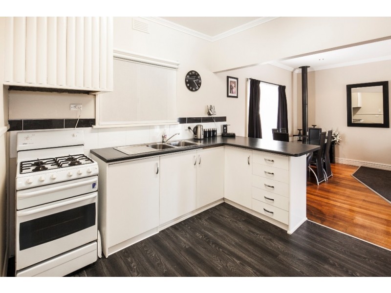 18 Queen Street, Ballarat East VIC 3350