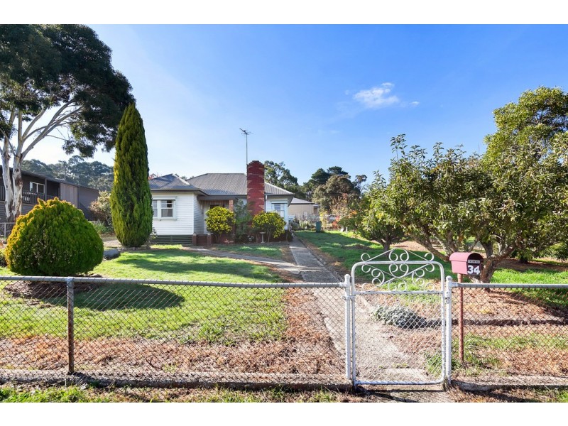 34 Rogers St, Creswick VIC 3363