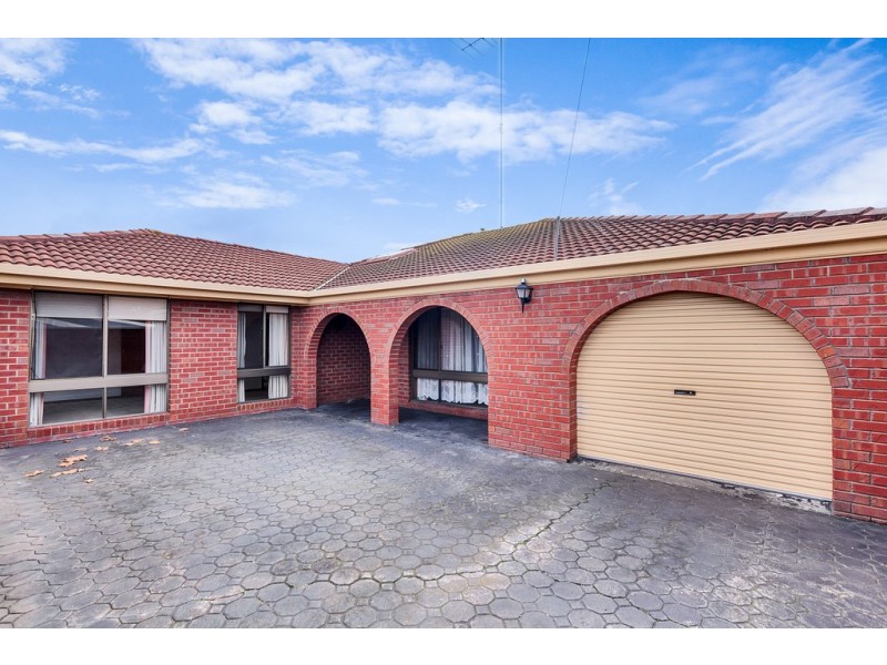 66 Langstaffe Drive, Wendouree VIC 3355