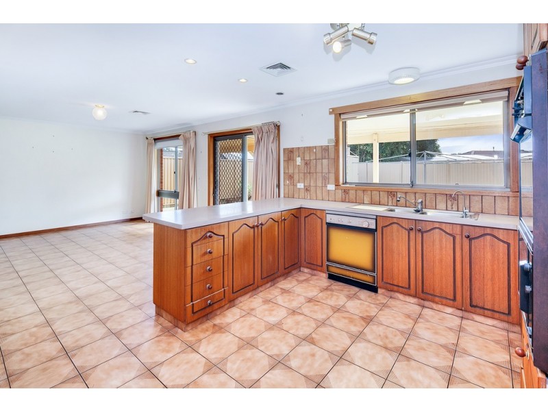 66 Langstaffe Drive, Wendouree VIC 3355