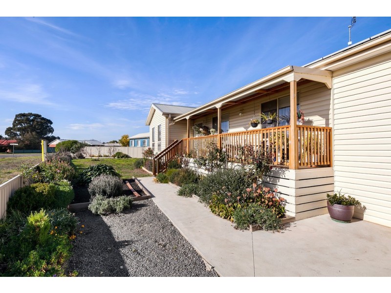 5 Queen St, Carisbrook VIC 3464