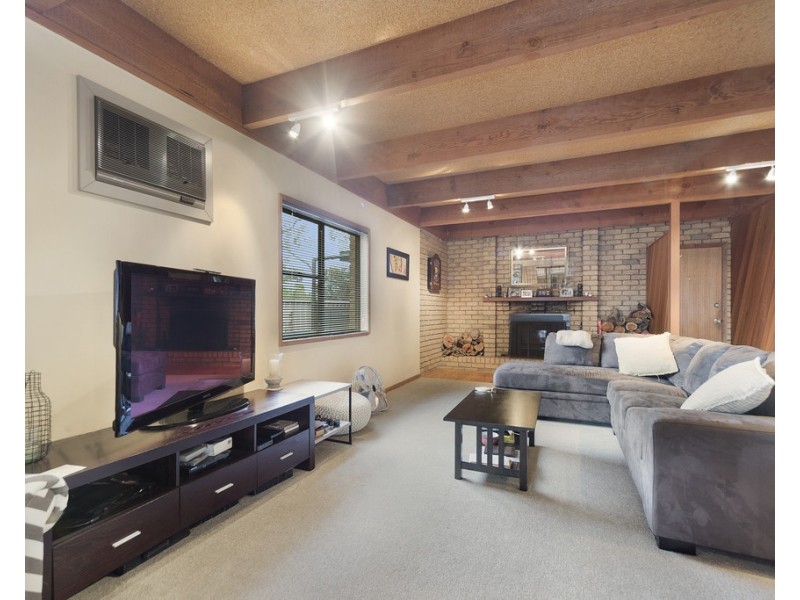 10 Hale Avenue, Mount Clear VIC 3350