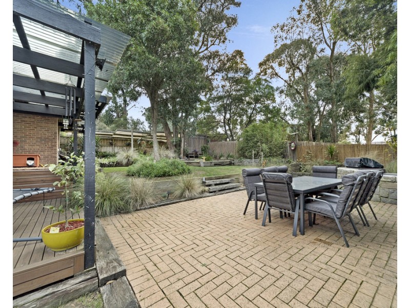 10 Hale Avenue, Mount Clear VIC 3350